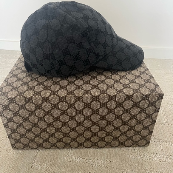 Gucci x Balenciaga The Hacker Project Cap
Charcoal Grey - Picture 4 of 6